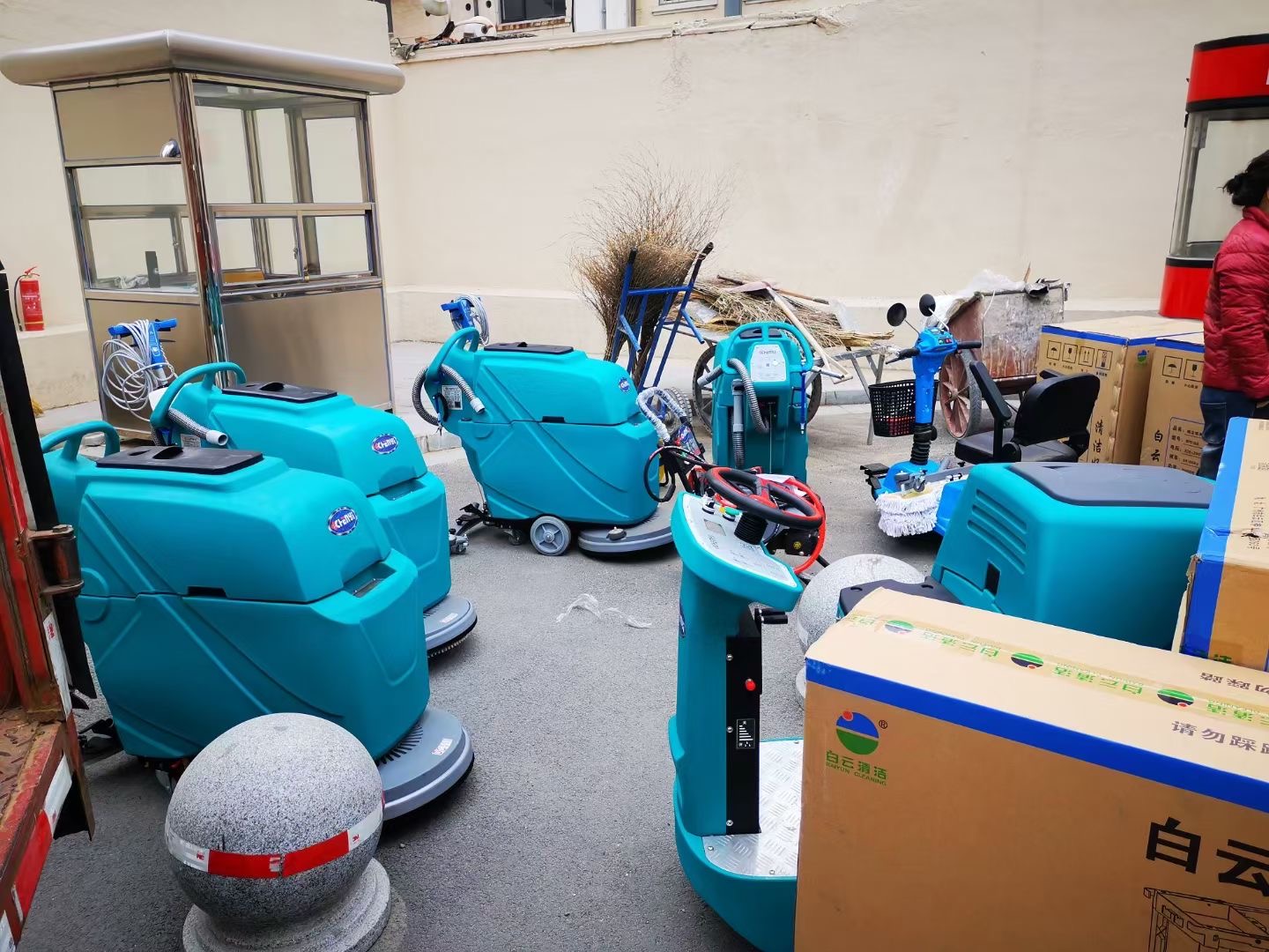 Regular customers with repeat orders of CY floor cleaning machines?