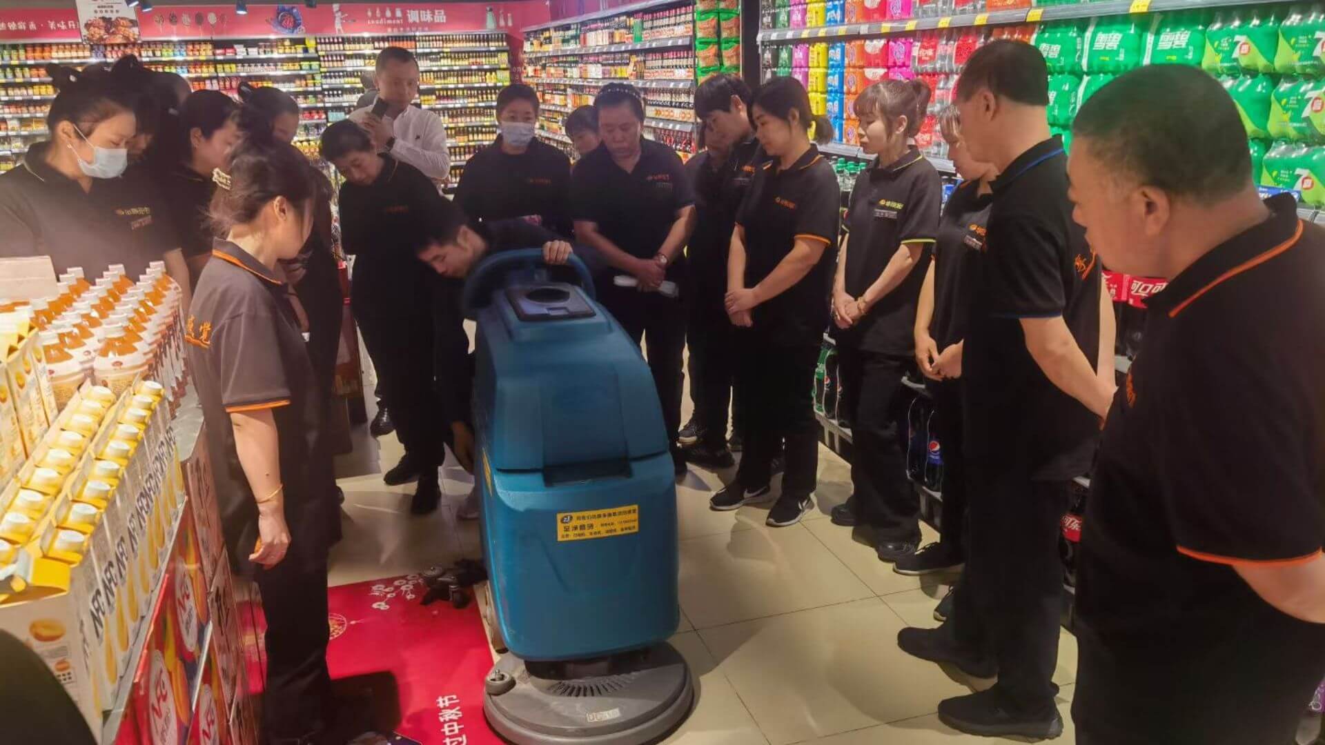 A Large Supermarket Chooses the CY Walk-Behind Floor Scrubber DC520 for Efficient Floor Cleaning